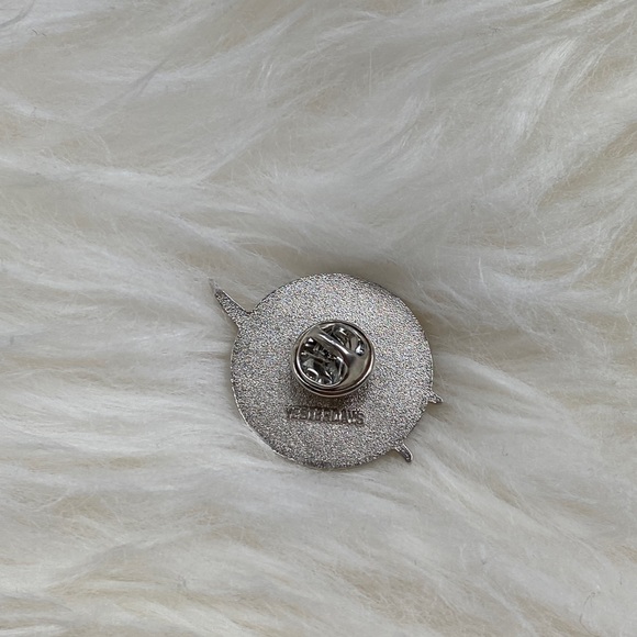 Humor enamel pin - Picture 5 of 5